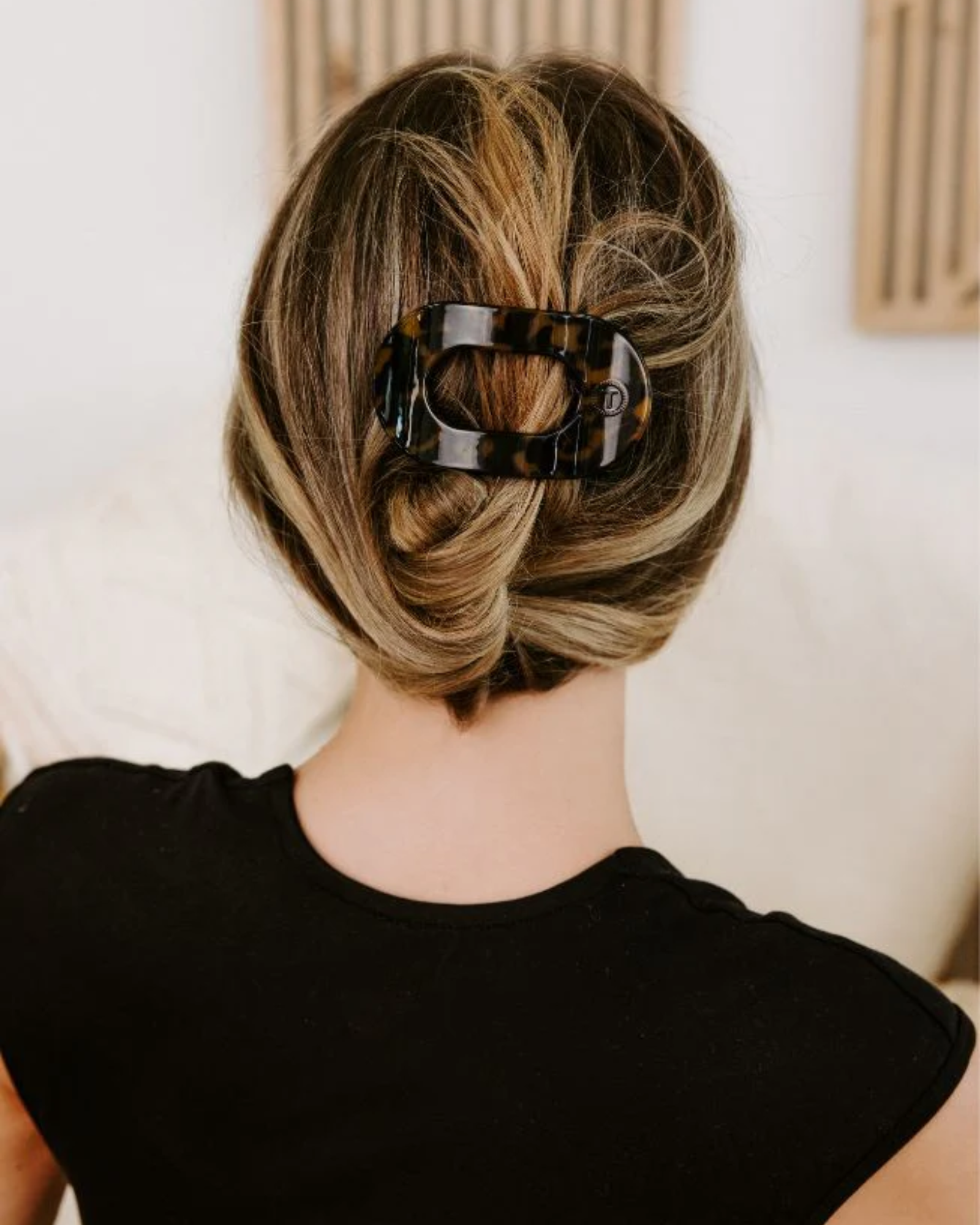 Tortoise Small Round Clip