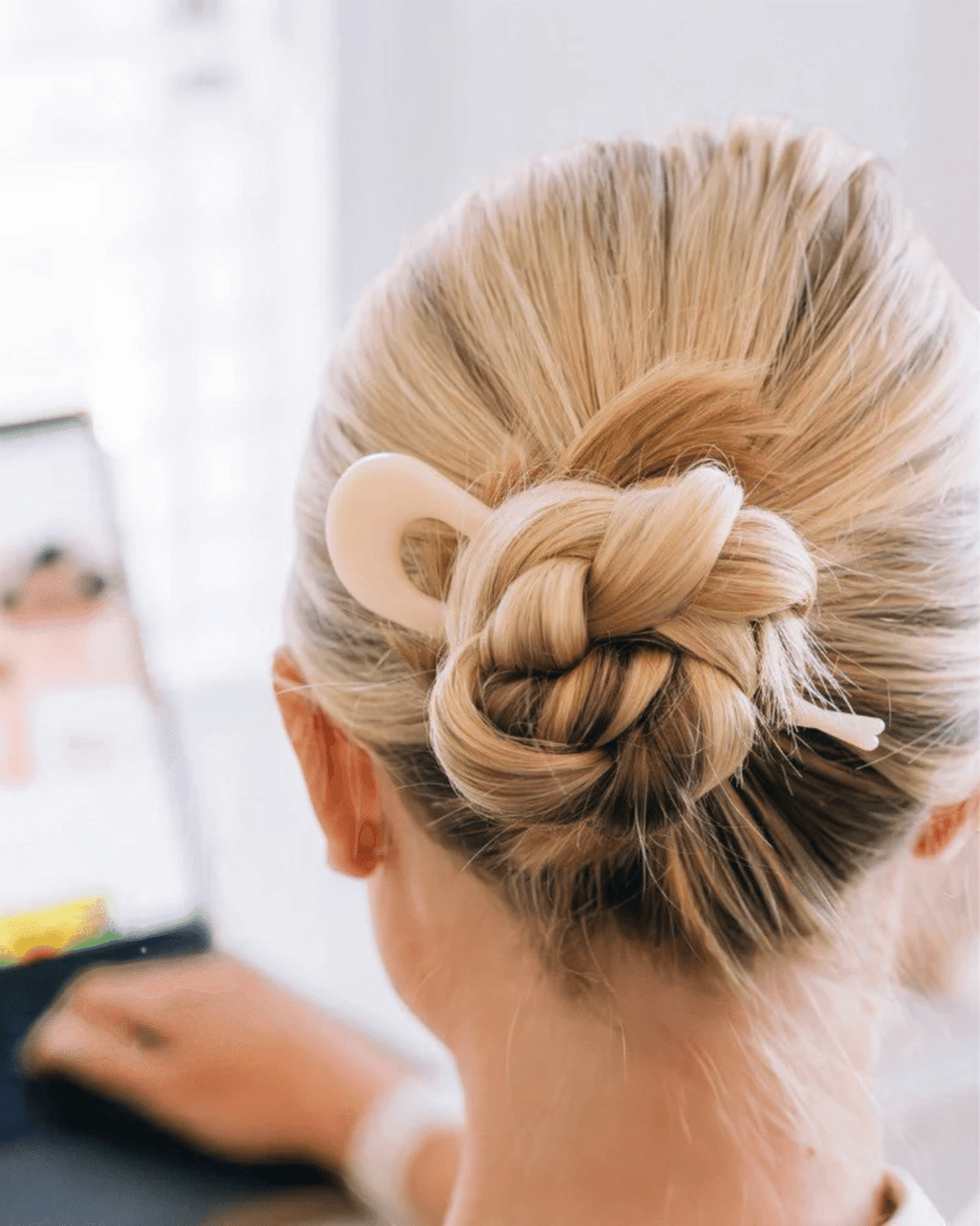 French Hair Pin Almond Beige