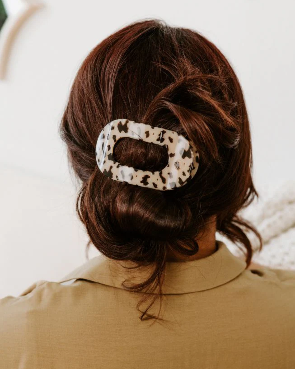 Blonde Tortoise Medium Round Clip