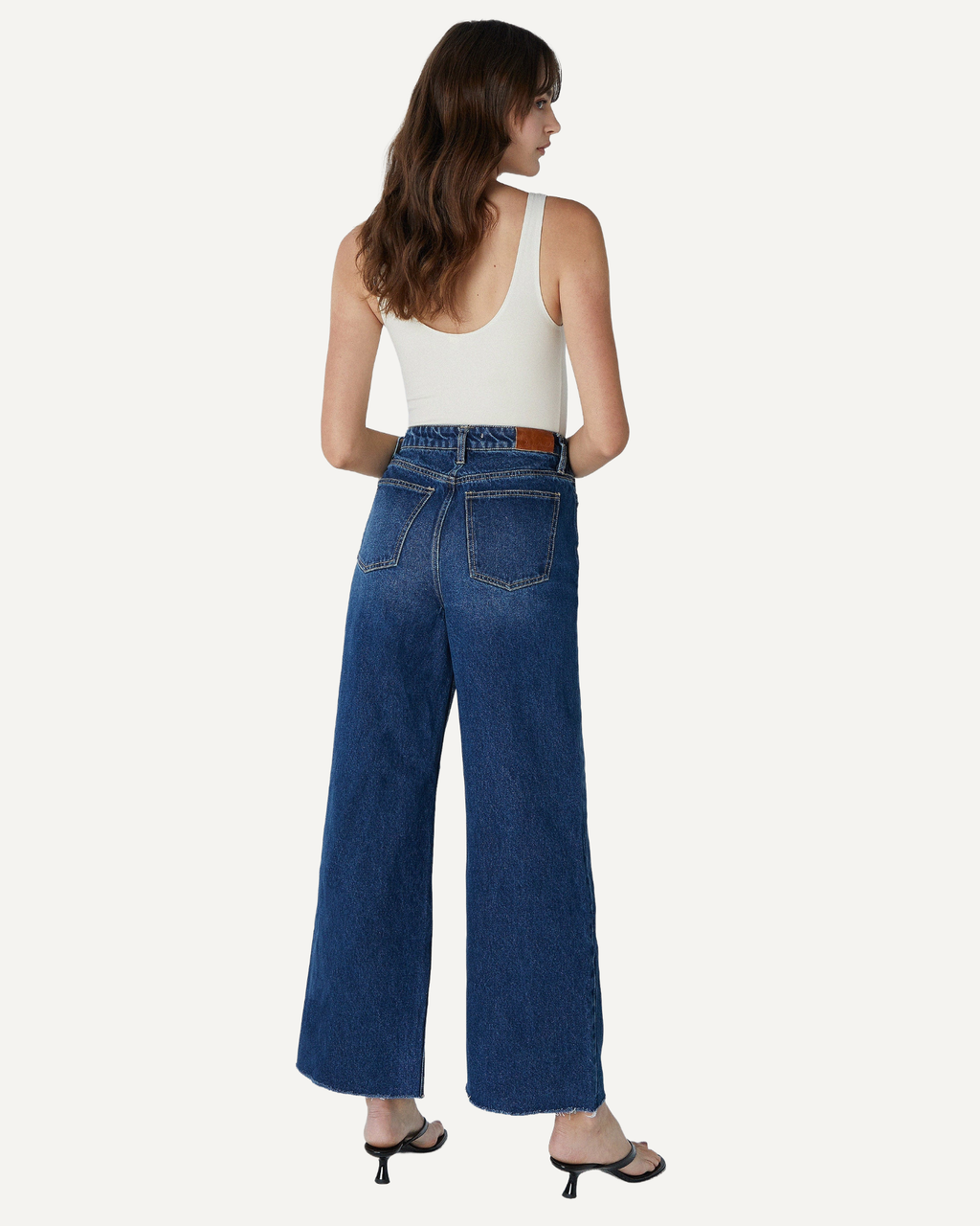 Este High-Rise Wide Bell