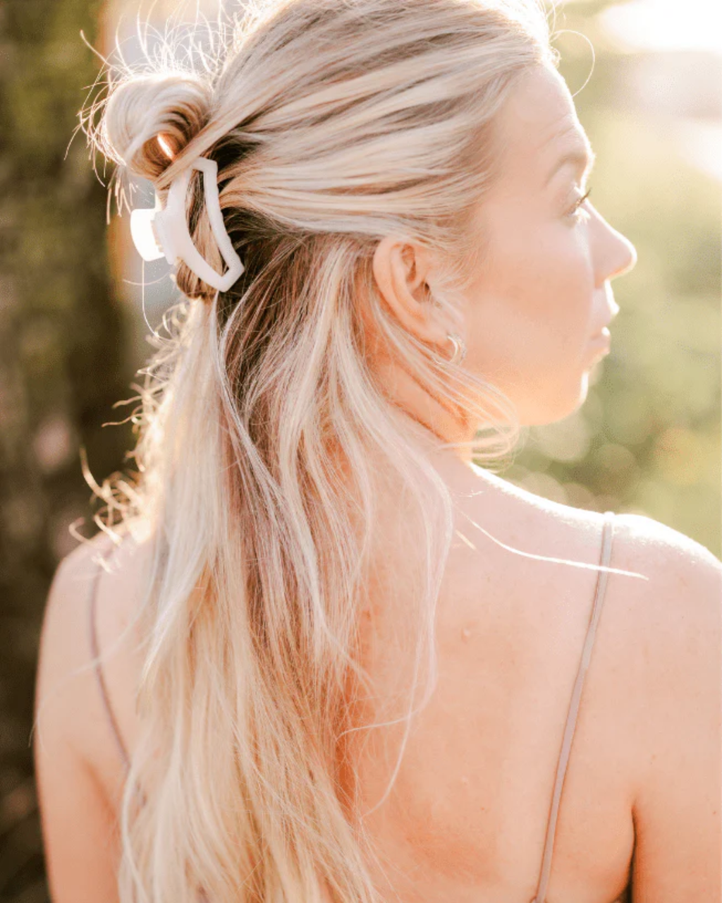 Coconut White Small Open Clip