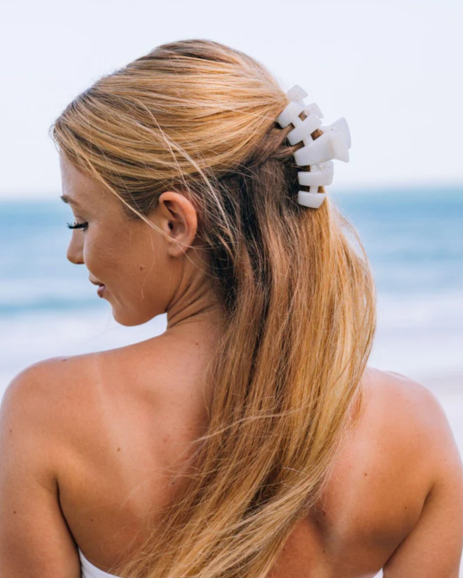 Coconut White Medium Clip