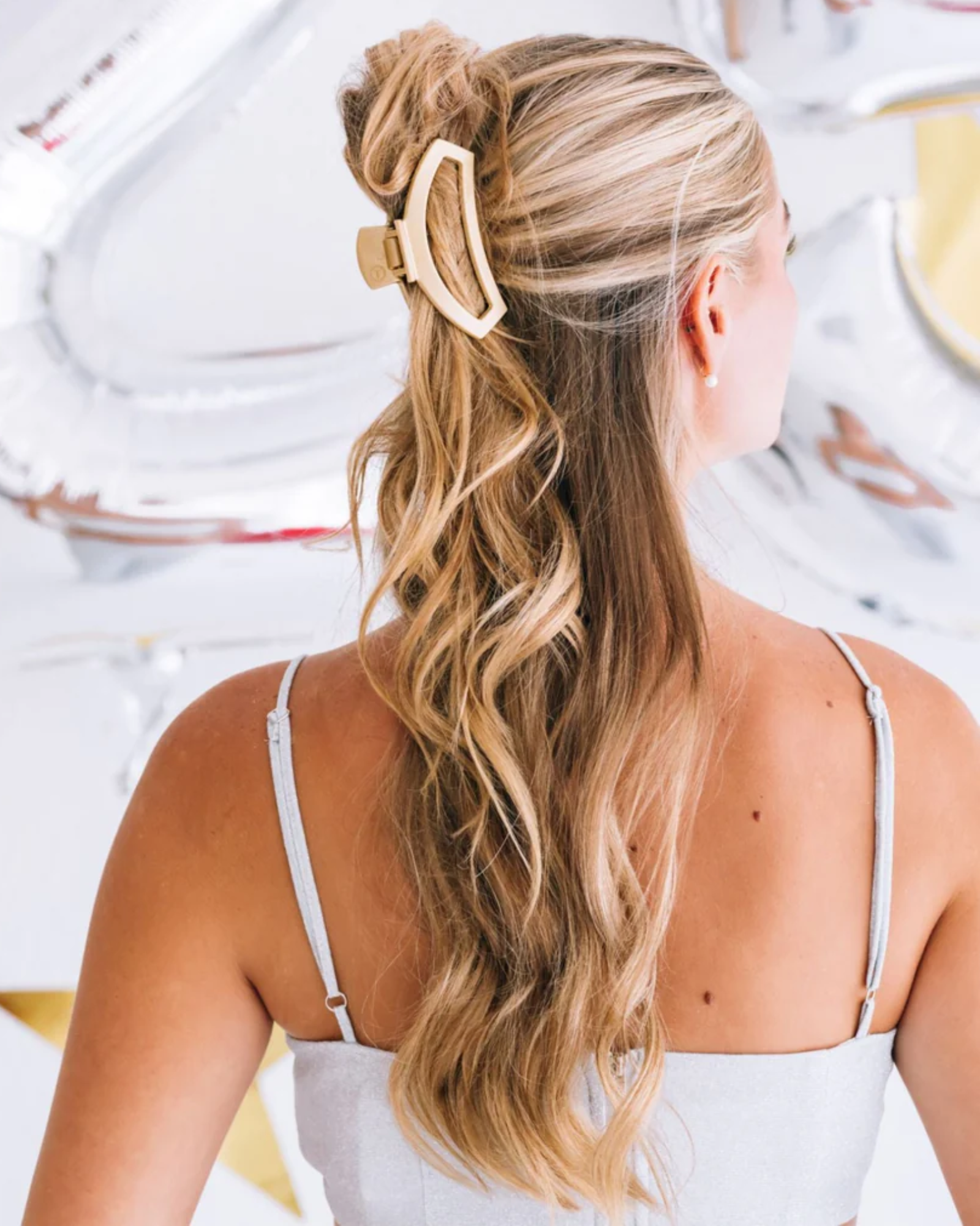 Champagne Toast Medium Open Clip