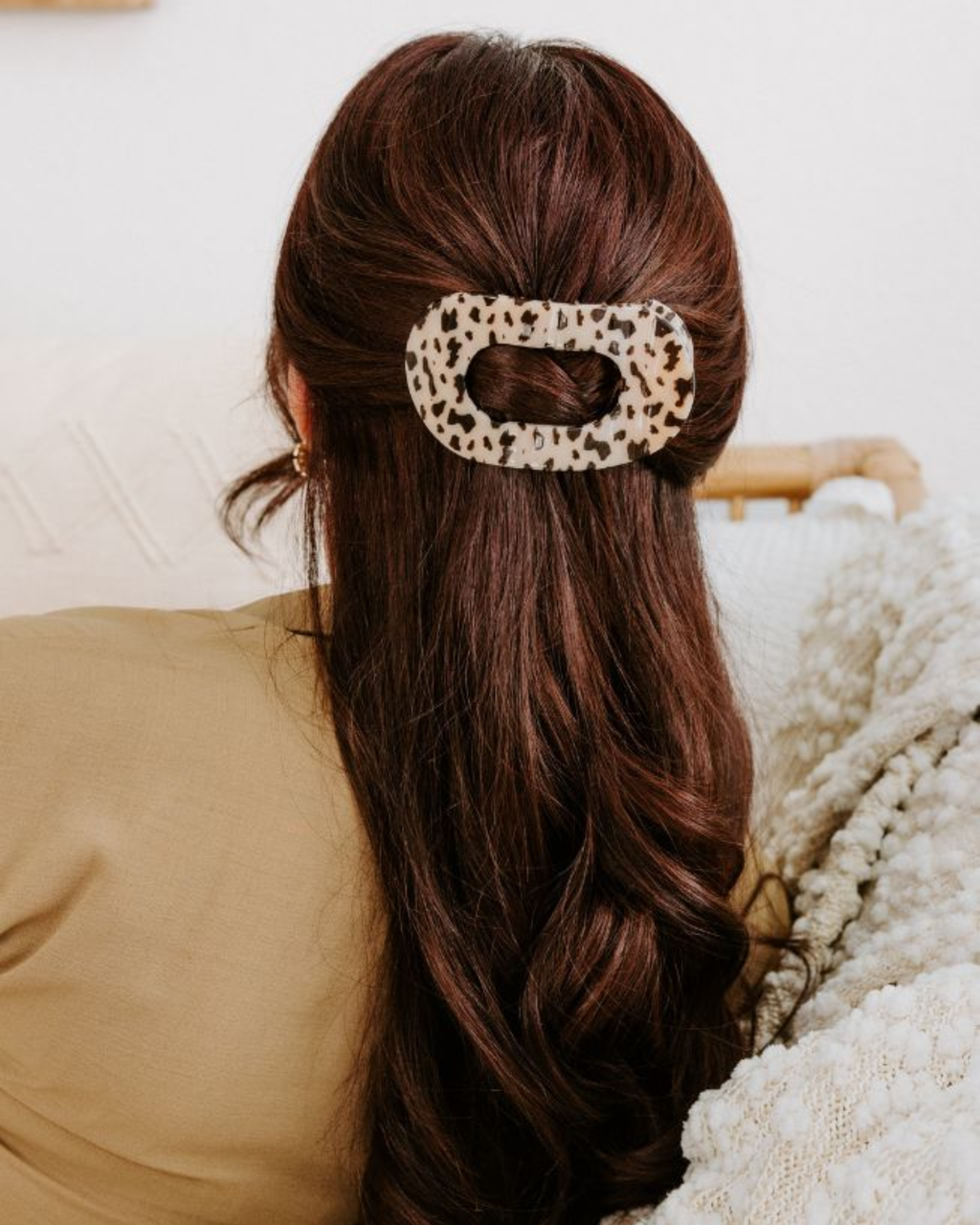 Blonde Tortoise Large Round Clip